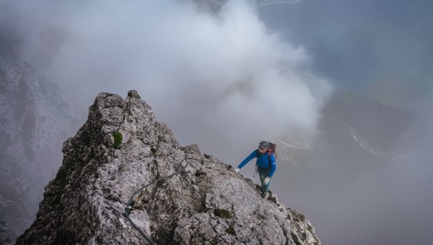 Spektakuläre Tiefblicke in Richtung Hallstätter See bieten Steige in der Krippenstein-Nordwand.