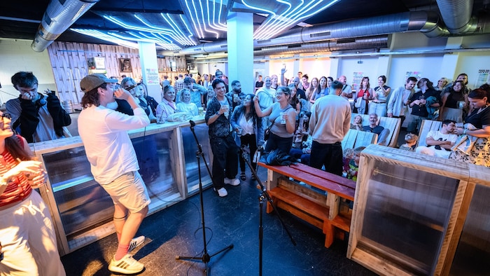 Das Poolbar Festival ist mehr als Musikgenuss: Auch Karaoke wird geboten.