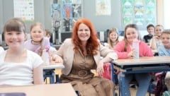 LR Hagele bei ihrem Besuch der Volksschule Gries im Sellrain