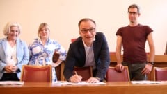 Auinger schlägt vor, die Gehälter der Stadtpolitiker bis 2029 einzufrieren.