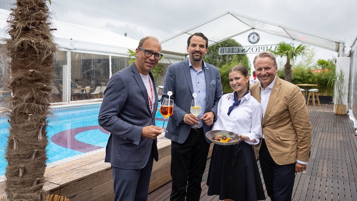 V. li.: Josef Donhauser, Matthias Tanzer, Laura Friedl und Christian Hölbl von DoN verwöhnten im ...