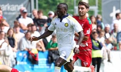 Sadio Mane (links) war in Saalfelden der größte Star am Platz.
