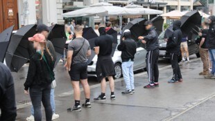 Insgesamt gab es 56 vorübergehende Festnahmen von Gegendemonstranten.
