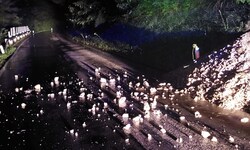 Jede Menge Geröll und Gestein donnerte auf die Kössener Straße.