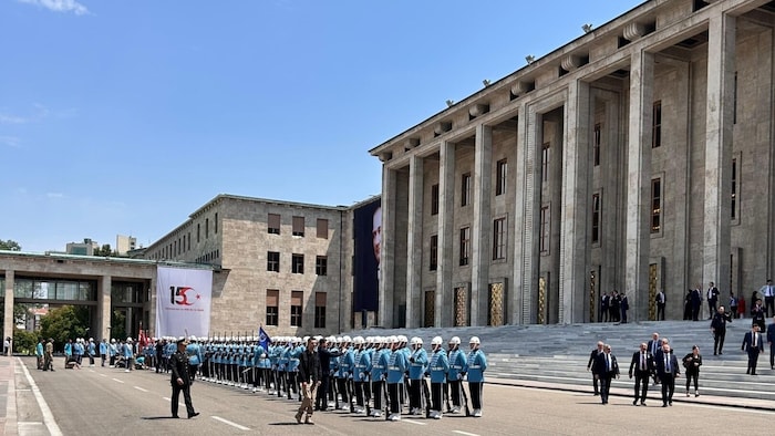 Die Garde vor dem Präsidentenschloss in Ankara