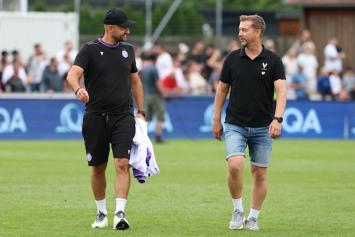 Stephan Helm (li.) mit dem siegreichen Voitsberg-Coach David Preiss