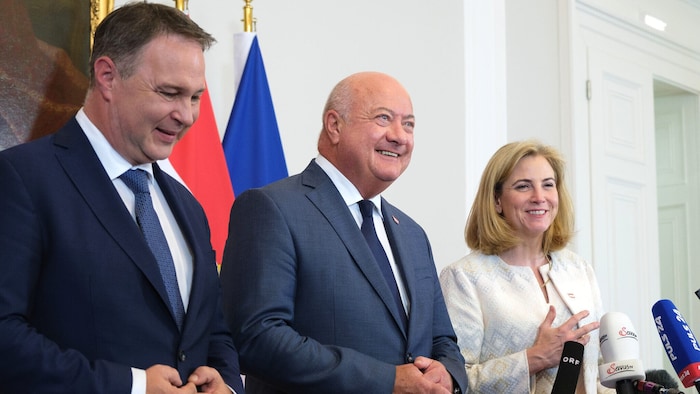 Stocker ist zufrieden mit Schwarz-Rot-Pink.