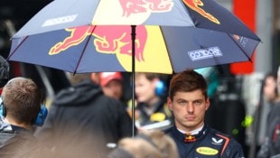 Auch Max Verstappen muss im Regen warten