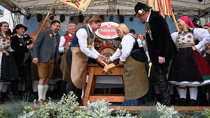 Konzentration beim Bieranstich