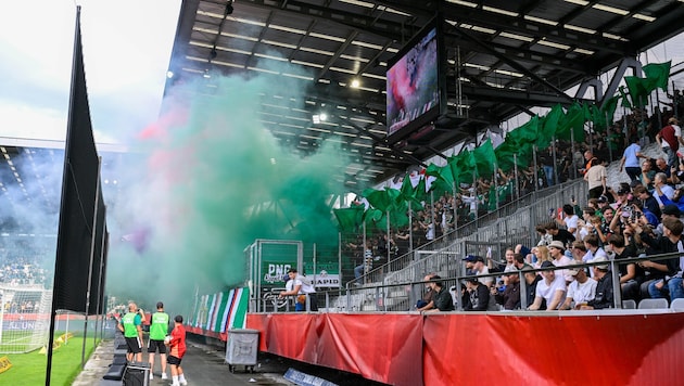 Im Rapid-Sektor ging es heiß her. Für einen Fan endete der Ausflug nach Tirol vor Gericht.