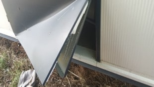 Der Einbrecher musste recht schlank sein, um da durch zu passen. 