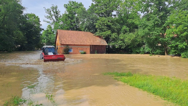 Mehrere starke Regengüsse fluteten das Gelände.