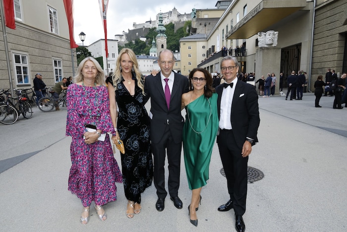 Adabei auch heimische VIPs (v. li.): Karin Wächter, Eva u. Christoph Dichand, Maria u. Christian ...