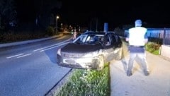 Ein Fahrer krachte in Lamprechtshausen gegen eine Betonmauer.