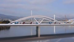 Befahren wird die neue Regional-Stadtbahn Linz mit sogenannten TramTrain-Fahrzeugen – hier ...