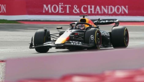 Max Verstappen greift auch 2026 wieder im Red Bull an.