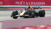 Max Verstappen greift auch 2026 wieder im Red Bull an.