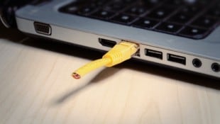 Kritiker sehen in dem Gesetz einen Vorwand für eine weitere Internet-Zensur und Einschränkung ...