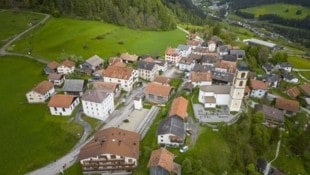 Das Bergdorf Brienz in der Schweiz könnte verschüttet werden, die Menschen wurden bereits in ...