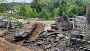 20 Kubikmeter Gestein stürzten auf die Bundesstraße B 34 hinunter.