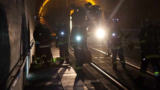 Feuerwehren entlang der Koralmbahn sind schon für Tunneleinsätze ausgerüstet und haben in der ...
