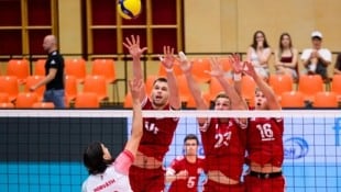 Neo-Italien-Legionär Lukas Glatz (re.) kämpft mit seinen Mitspielern auch in Hartberg um die ...