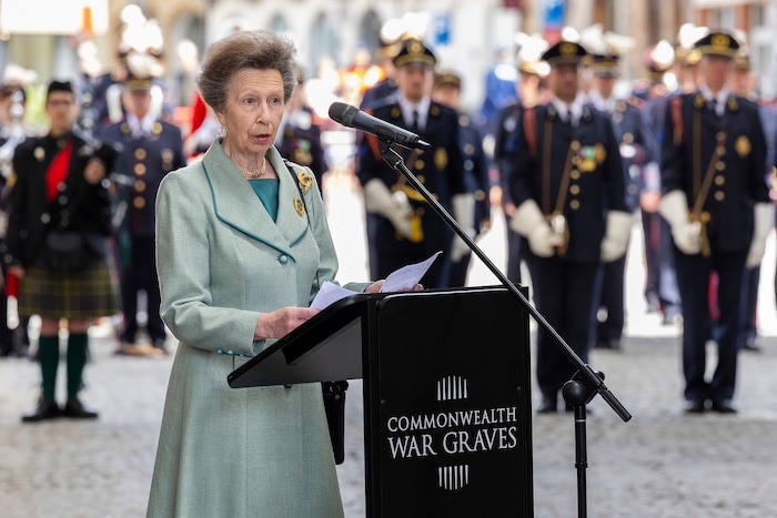 Prinzessin Anne spricht am 7. Juli 2025 bei einer Zeremonie zur Wiedereröffnung des Menen-Tores ...