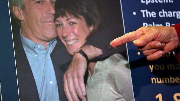 Jeffrey Epstein ist mittlerweile tot, Ex-Komplizin Ghislaine Maxwell verbüßt eine 20-jährige ...