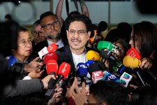 Alvaro Uribe wurde wegen wegen Zeugenbestechung und Prozessbetrug schuldig gesprochen.  