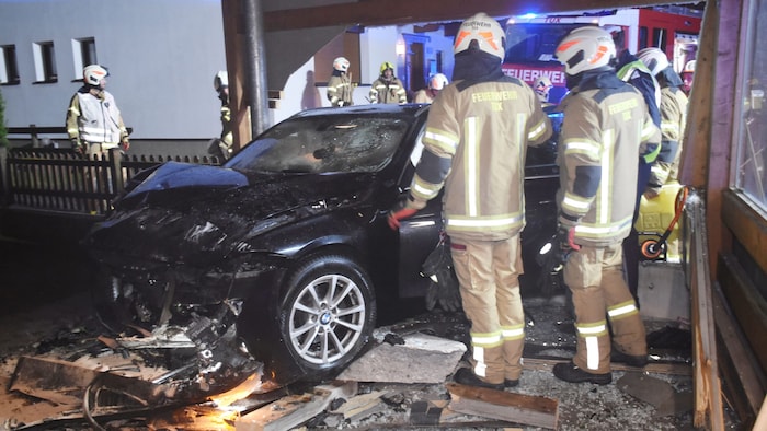 Im Einsatz standen die FF Tux, Rettung, ein First Responder und die Polizei.