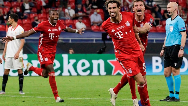 Javi Martinez (Mitte) setzt seine Karriere in Katars zweiter Liga fort.