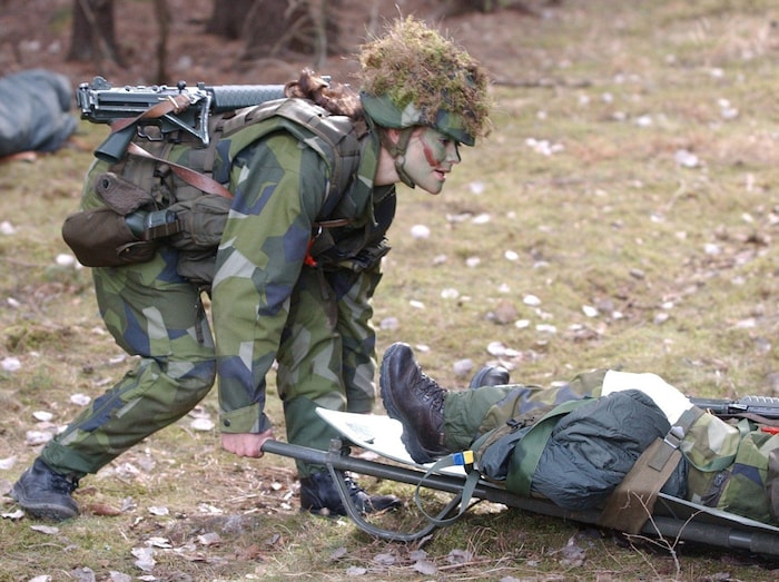 Kronprinzessin Victoria von Schweden bei einer Übung des schwedischen Militärs.