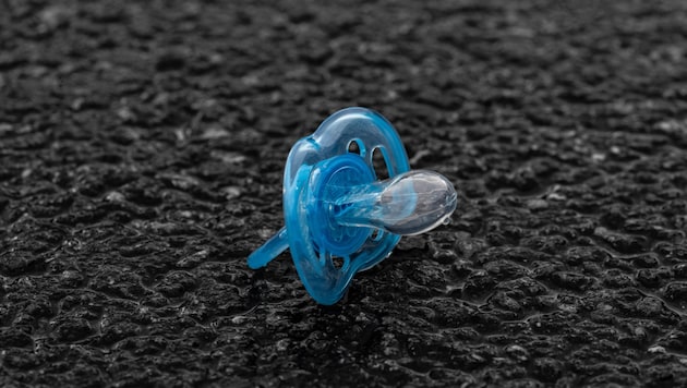Das kleine Mädchen verstarb noch am Unglücksort. (Symbolbild)