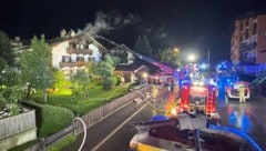 Dutzende Feuerwehrleute rückten an.