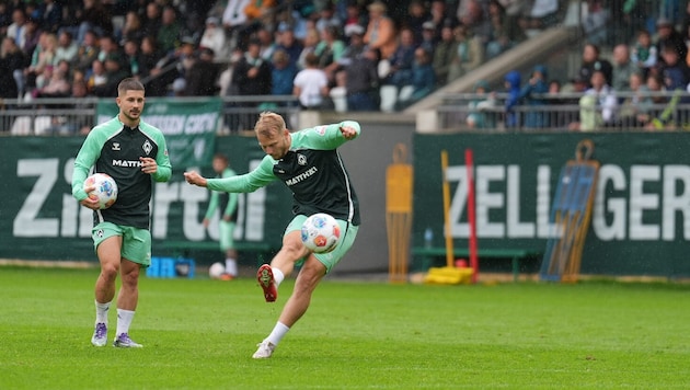 Marco Grüll (r.) und Romano Schmid im Werder-Trainingslager im Zillertal.