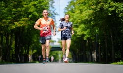 Peter Filzmaier (57) und Carola Bendl (48) sind das neue Paar der Läuferszene.