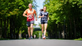Peter Filzmaier (57) und Carola Bendl (48) sind das neue Paar der Läuferszene.