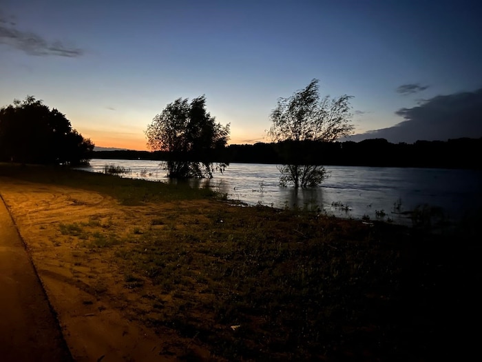 In Kritzendorf, nördlich von Wien, trat die Donau leicht über die Ufer.