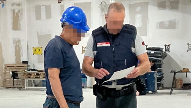 Die Finanzpolizisten des Bezirks Linz-Land nahmen routinemäßige Kontrollen bei der Baustelle im ...