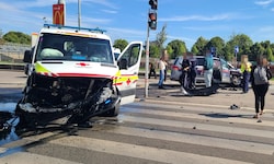 Die Kollision hatte sich direkt an einem Zebrastreifen ereignet. 