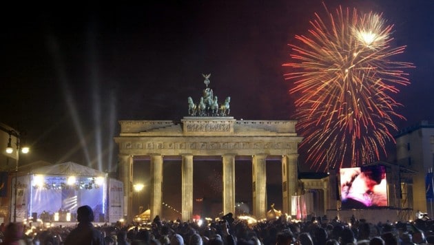 Das Feuerwerk am Brandenburger Tor gehört in Deutschland zu den Highlights an Silvester.