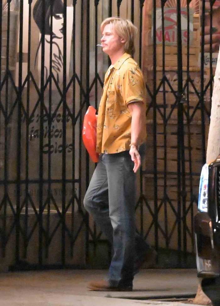 Brad Pitt am Set von „The Adventures of Cliff Booth“ in Los Angeles.