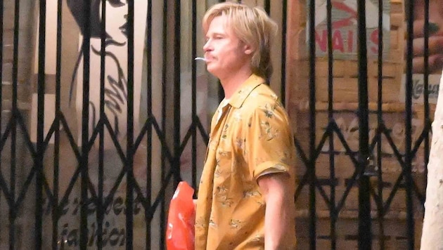 Nur Brad Pitt kann die 70er so sexy machen: Als Cliff Booth steht er mit Schnauzbart, ...