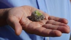 Das bisher unbekannte Mineral wurde nach dem Naturwissenschaftler Andreas Ertl benannt.