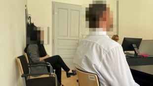 Der Prozess, bei dem ein Mann (45) und eine Frau (40) wegen schweren Diebstahls angeklagt sind, ...