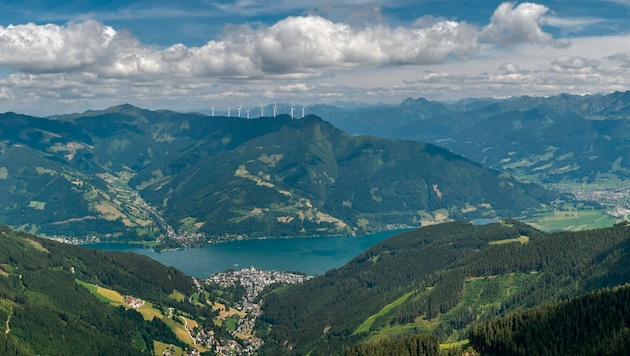 So könnte es aussehen: Am Bergrücken zwischen Hundstein und Hahneckkogel wird Windkraft geprüft.
