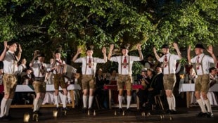 Plattler-Auftritt: Die Glocken und die Ziehharmonika sind verschwunden.