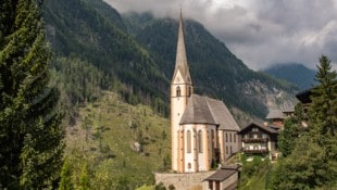 Die Pfarrkirche von Heiligenblut zählt zu den bekanntesten Fotomotiven Österreichs.