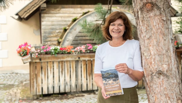 Auch die Mühle im Hintergrund kommt im aktuellen Buch vor. Noch im 20. Jahrhundert gab es sieben ...