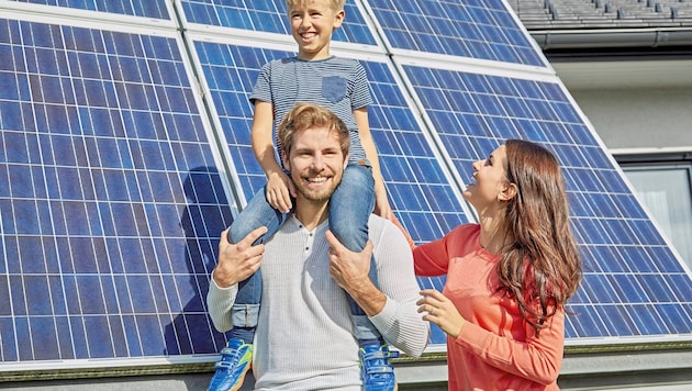 Wer Strom einspeist, etwa über eine PV-Anlage am Dach, soll sich künftig an den Netzkosten ...